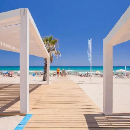 Amplio Apartamento 2 Dormitorios Cerca De La Playa Appartamento